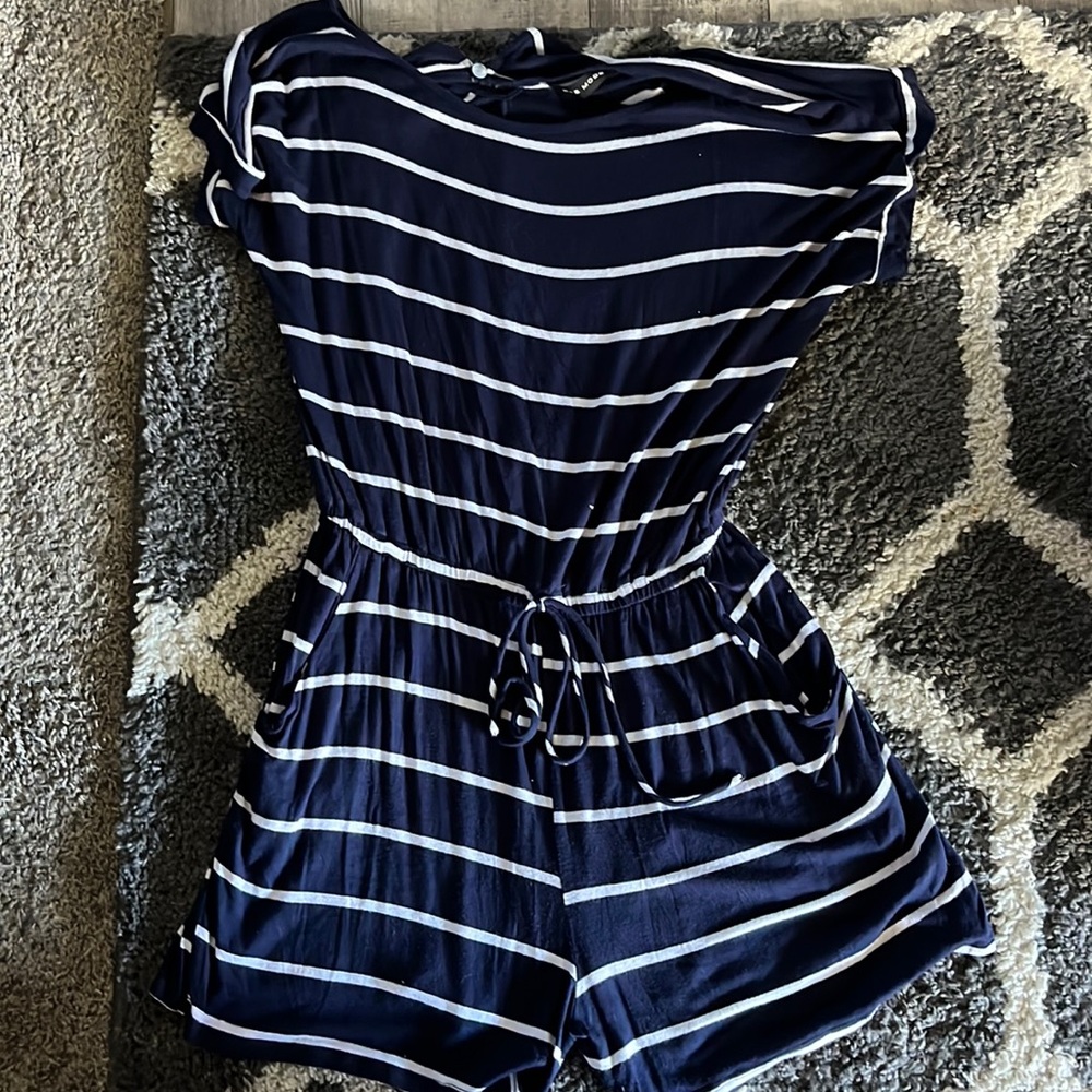 Stripped blue/white romper with adjustable waist string AND pockets!